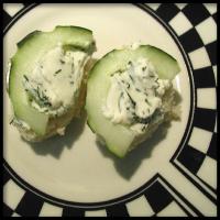 Herbed Cucumber Canapes_image