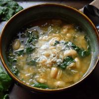Easy White Kidney Bean and Spinach Soup_image