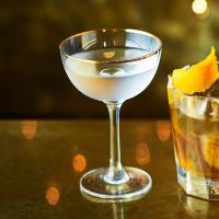 Classic gin martini image