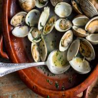 Steamed Clams With Spring Herbs_image