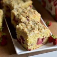 Strawberry Buttermilk Crumb Cake_image