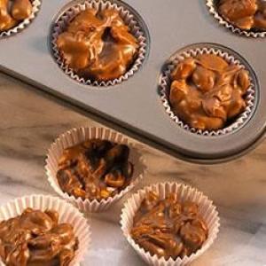 Reese's® Peanut Butter and Milk Chocolate Chip Clusters_image