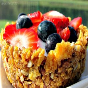 Cereal Tarts With Yogurt and Fresh Fruit_image