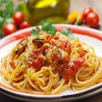 Spaghetti with Clams and Tomatoes_image