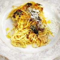 Chicken and mushroom pasta bake (Spaghetti tetrazzini)_image