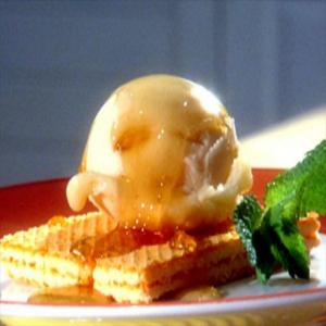 Sweet Peach Sorbet with Crunchy Wafer Cookies_image