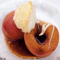 Marsala-soused peaches image