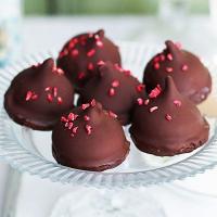 Raspberry & dark chocolate teacakes image