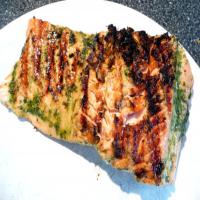 Grilled Salmon With Basil Oil_image