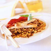 Grilled Chicken with Red Pepper and Basil_image