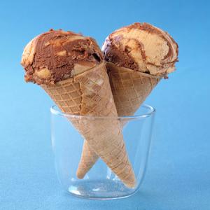 Peanut-Butter Chocolate Ice Cream Cones_image