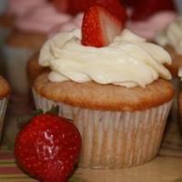 Strawberry Compote Cupcakes_image