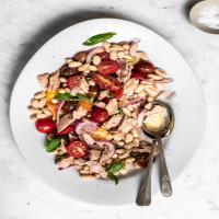 Tuna and White Bean Salad with Cherry Tomatoes_image
