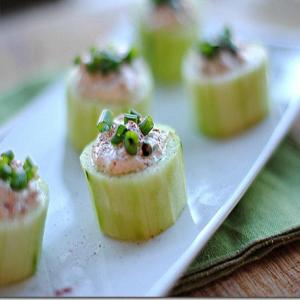 Cucumber Cups Stuffed with Spicy Crab_image