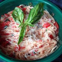 Angel Hair Pasta With Basil & Tomatoes_image