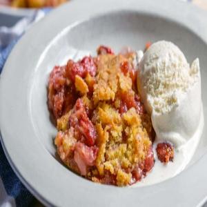 Strawberry Cobbler with Sugar-Cookie Crust_image