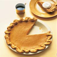 Traditional Pumpkin Pie with a Fluted Crust_image