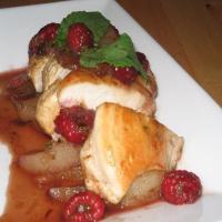 Low Fat Chicken Medallions With Cinnamon Raspberry Pear Sauce_image