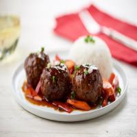 Mongolian Glazed Meatballs with red bell pepper and carrot_image