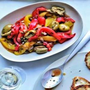 Anchovy and Roasted-Pepper Salad with Goat Cheese_image