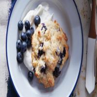Berry Shortcakes with Whipped Cream Cheese_image