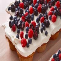 Pull-Apart Vanilla-Wafer Cupcake Cake with Berries image
