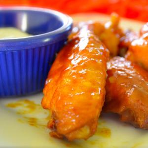 Amazing and Easy Chicken Wings_image