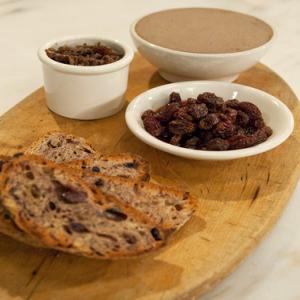 Whipped Chicken Livers with Shallot Jam_image