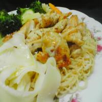 Angel Hair Pasta With Chicken and Garlic_image