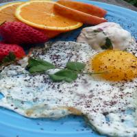 Fried Sumac Eggs_image