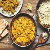 Creamy Chicken Korma with Cilantro Rice and Naan_image