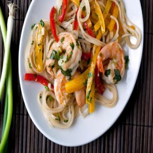 Rainbow Peppers and Shrimp With Rice Noodles Recipe_image