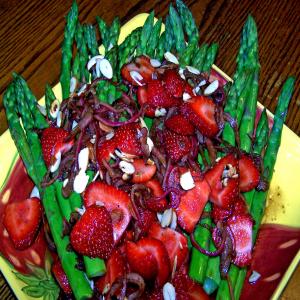 Spring Asparagus and Strawberry Salad With a Caramel Drizzle_image