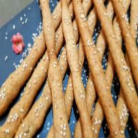 Whole Grain Cracker Sticks with Sesame Seeds_image