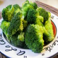 Butter Steamed Broccoli_image