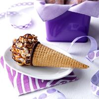 Caramel Nut-Chocolate Popcorn Cones_image
