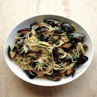 Spaghetti with Mussels, Lemon, and Shallots image