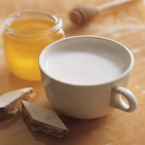 Toasted Almond Milk with Honey_image