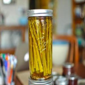 Spicy Pickled Asparagus_image