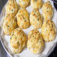 Easy Cheddar Garlic Drop Biscuits Recipe - (4/5) image