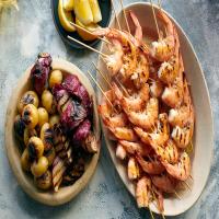 Grilled Shrimp Skewers With Roasted Red Pepper Sauce_image