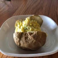 Baked Potato with Shallot Corn Butter_image