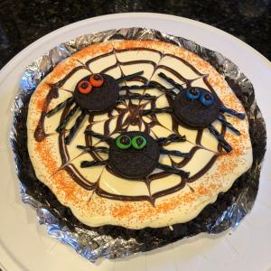 OREO Spider Web Cookie Pizza_image