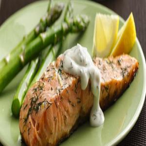 Grilled Salmon with Herbed Tartar Sauce_image