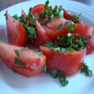 Garlicky Tomato Salad image