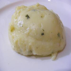 Sour Cream & Chives Mashed Potatoes image