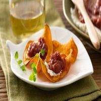 Tomato Jam with Whipped Goat Cheese Appetizer_image
