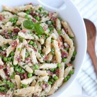 Lightened-Up Pasta with Peas and Bacon_image