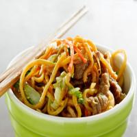 Copycat P.F. Chang's China Bistro Beef Lo Mein_image