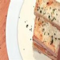 Michael Jordan's Steakhouse's Garlic Bread with Maytag Bleu Cheese Fondue_image